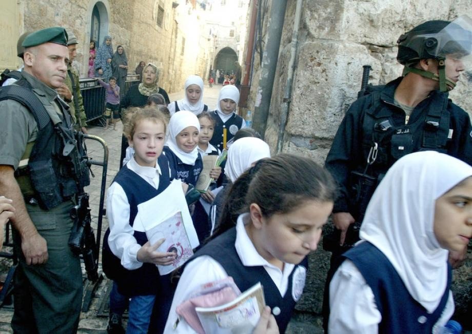 تحذير من فرض منهاج الاحتلال التعليمي على طلبة القدس