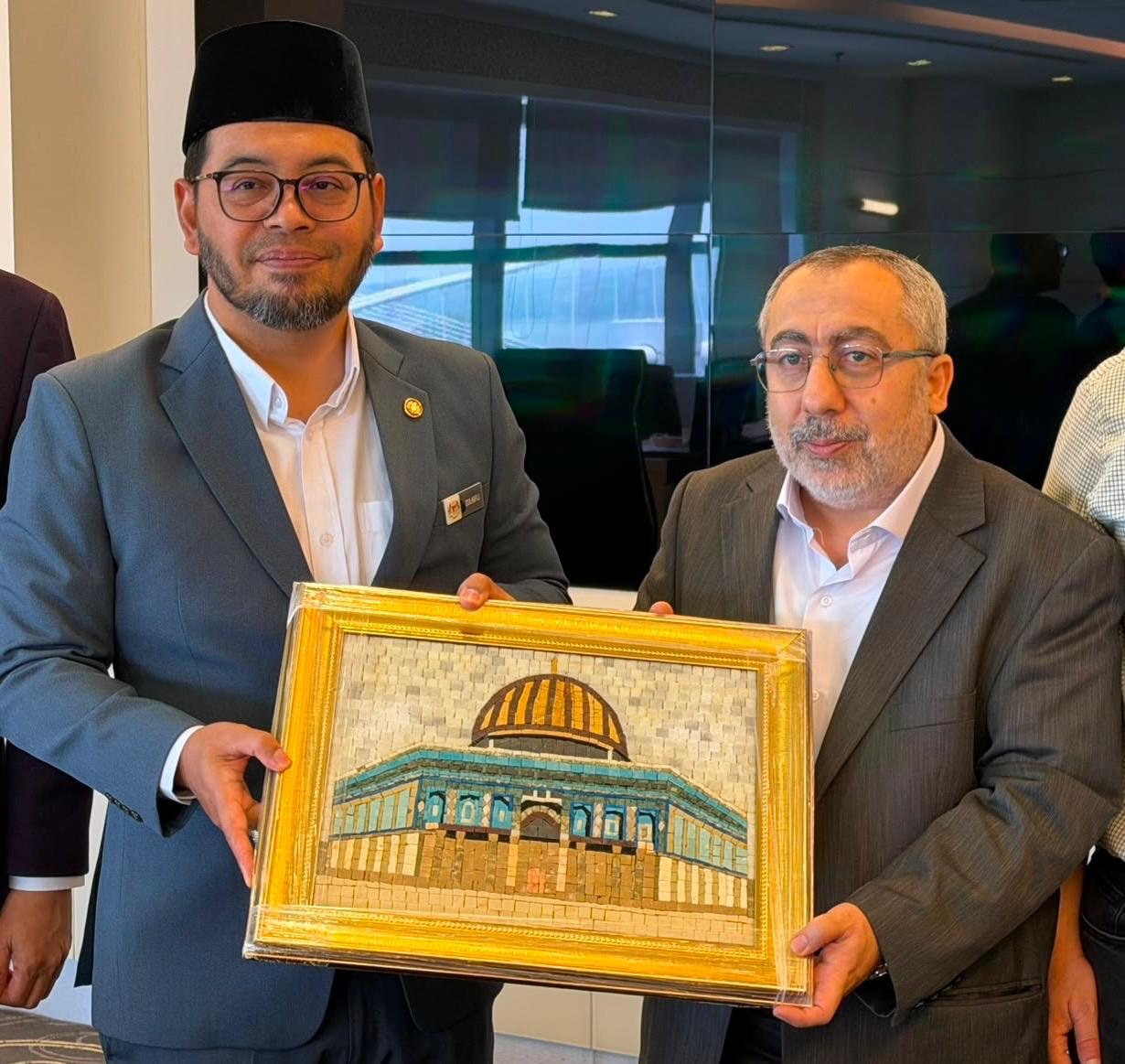 وفد قيادي برئاسة النونو يختتم زيارة إلى ماليزيا
