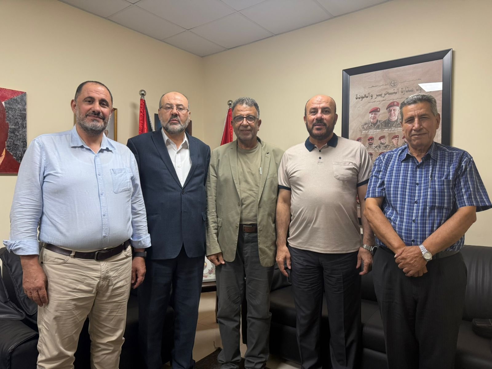 لقاء مع الجبهة الشعبية في بيروت يبحث أوضاع المخيمات